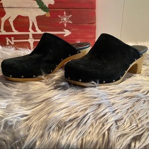 Ugg clogs size 9